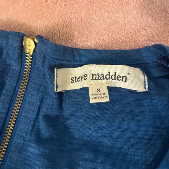 Steve Madden Royal Blue Top with Gold Zipper - Picture 4 of 9